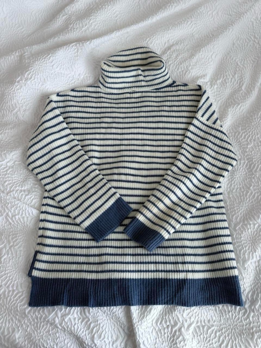 zeagoo Cream and Navy Striped Turtleneck Sweater